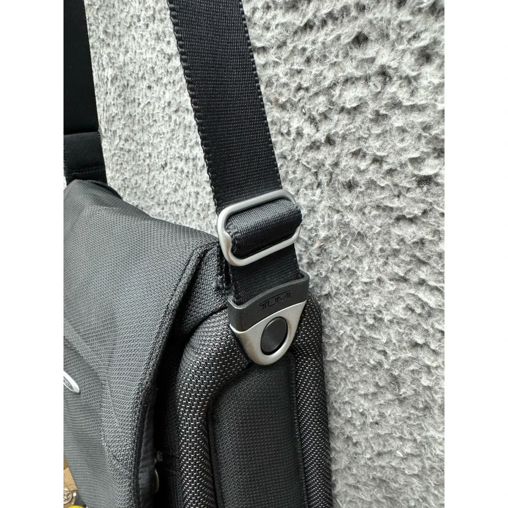 Tumi T3 Traveler‎ Carry On Adjustable Canvas Crossbody Messenger Bag Black